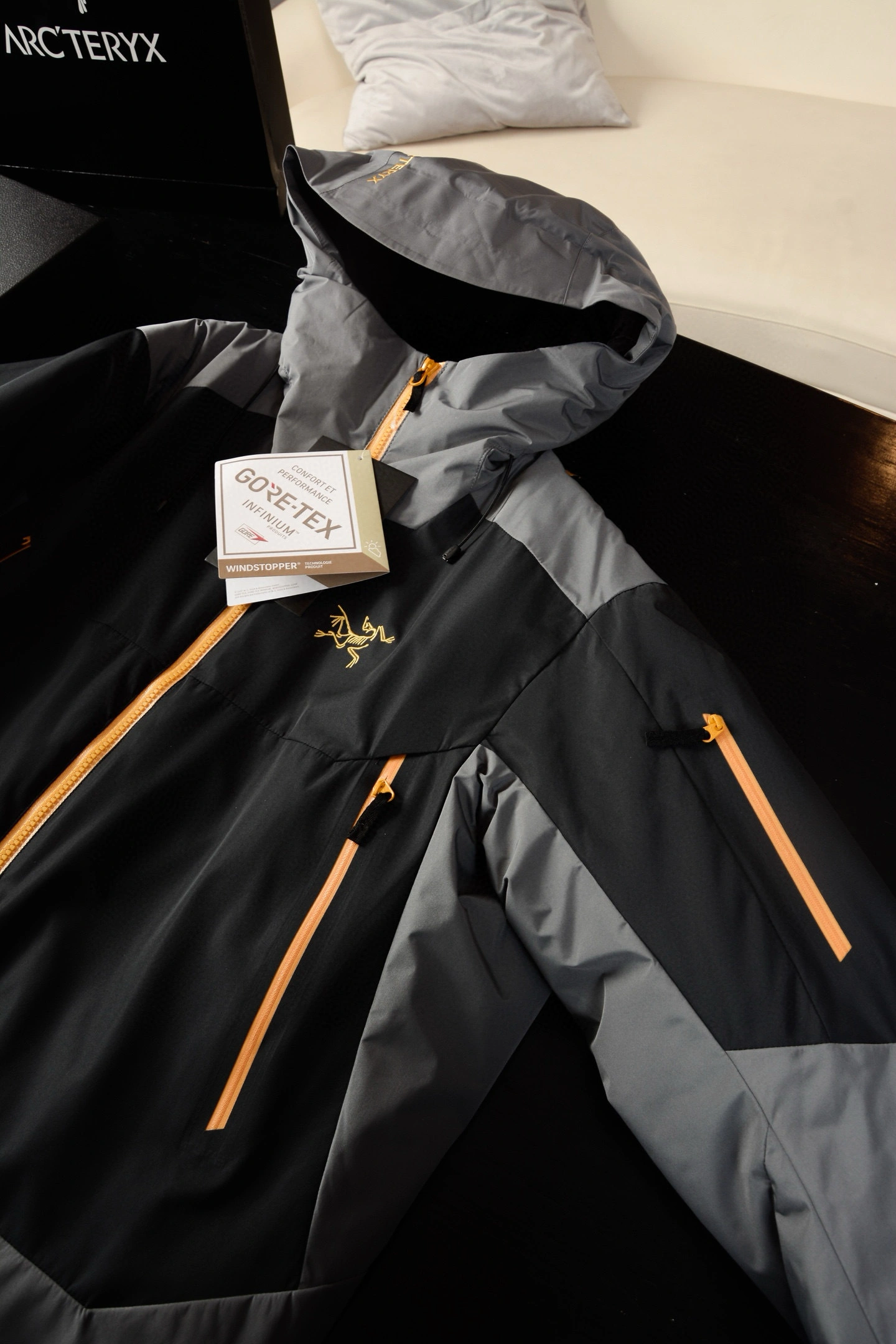 wg.luxury- 1r3t5ryx embroidery padded jacket 3colour item:E-F020H2705-3